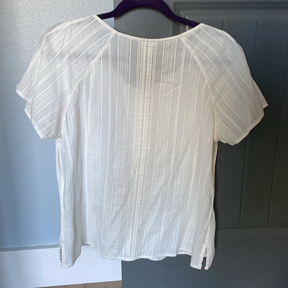 White Striped Button-Up Top - Picture 2 of 4
